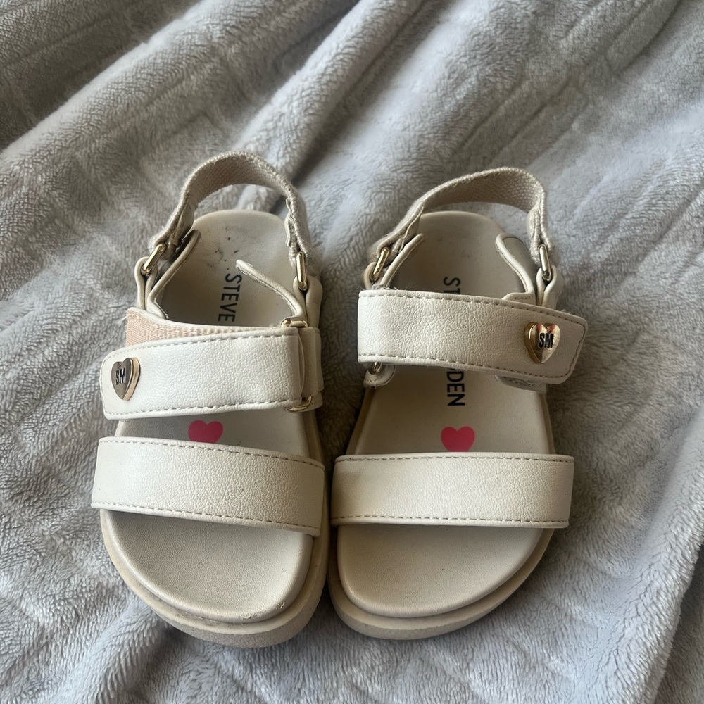 Steve Madden Kids Cream Sandals